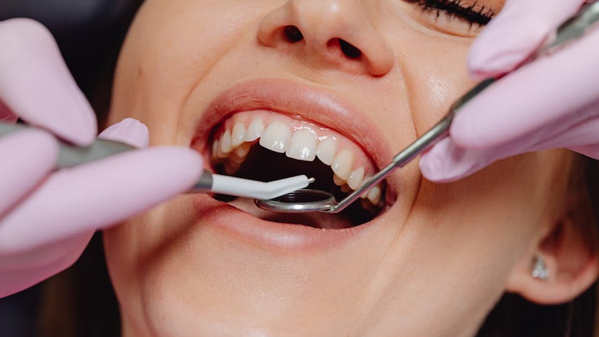 Flossing vs Mouthwash — Which One Matters More?