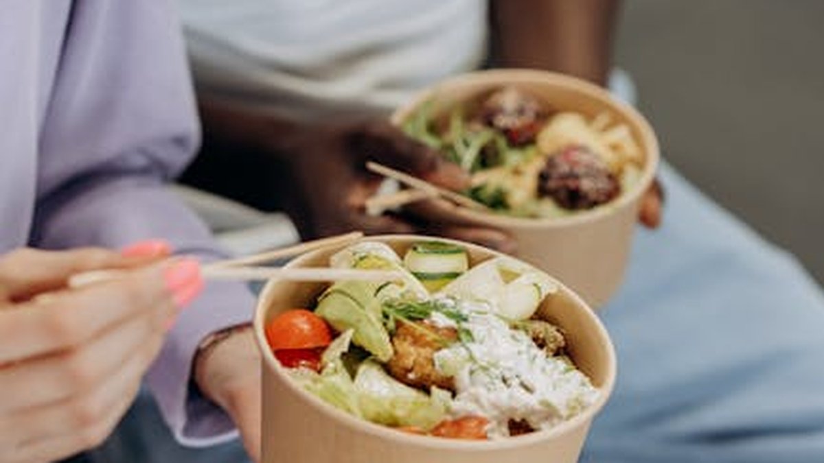 How to Eat Right for Better Skin and Hair Health